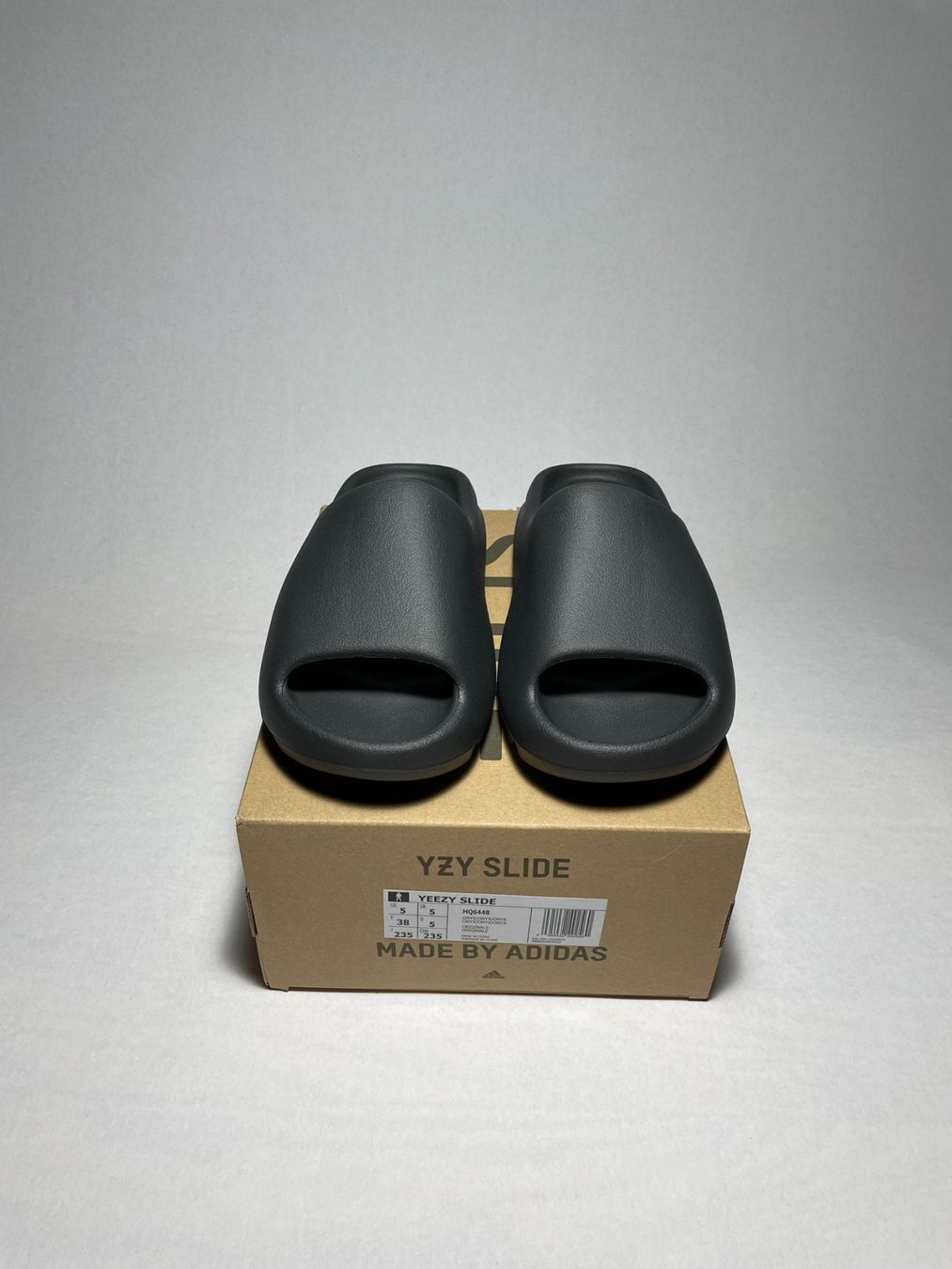 Adidas Scarpe da uomo: Adidas Yeezy Slide Onyx 38 – Nuovo e nell'imballaggio originale da Freidorf TG venduto da kickznlacez 2