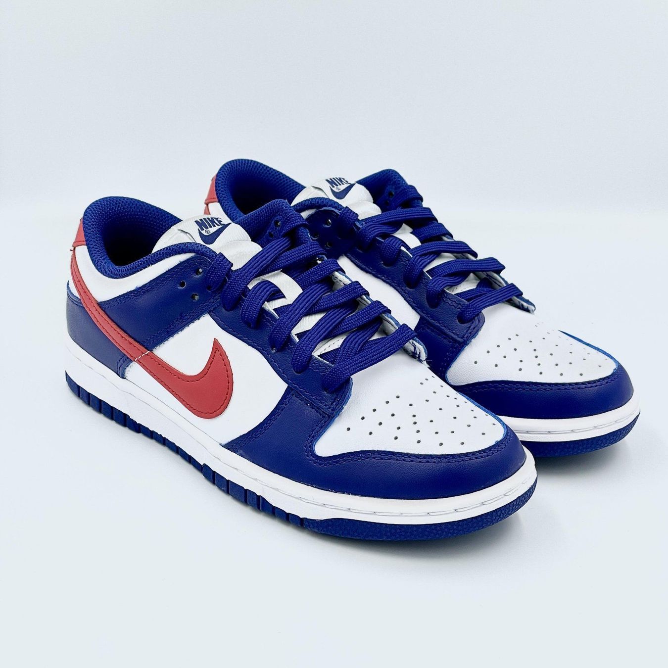 Nike Scarpe da donna: Nike Dunk Low White Blue Red EU 39 – Nuovo e nell'imballaggio originale da Erlinsbach venduto da sasneakers