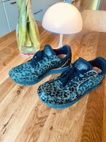 🧜‍♀️ WODEN sneakers mit grünen leo Fell 