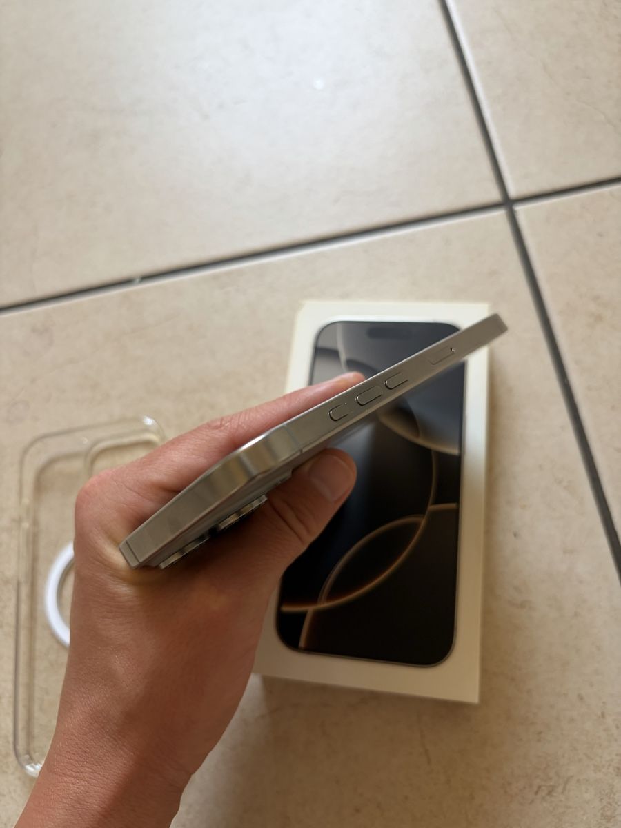Apple Handys / Smartphones: iPhone 16 Pro - 128GO - Natural Titanium – Gebraucht aus Lausanne von LePetitBrocanteur 9