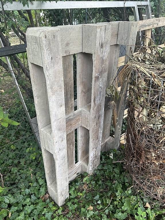 Pallets: 3 palettes bois – Usato da Nyon venduto da eme_59hs 1