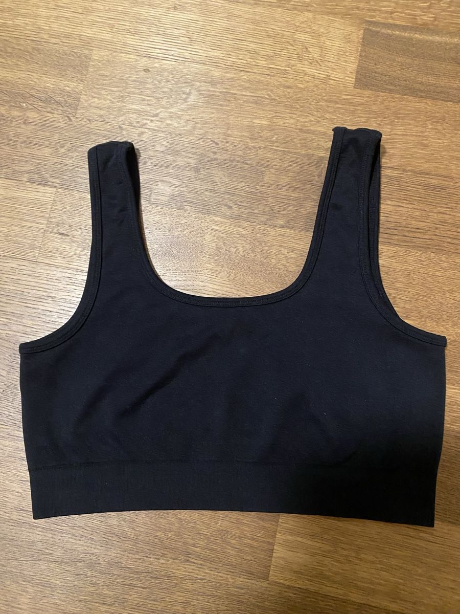 H&M Top: 2 Sporttops – Nuovo (secondo la descrizione) da Olten venduto da Luzias11 1