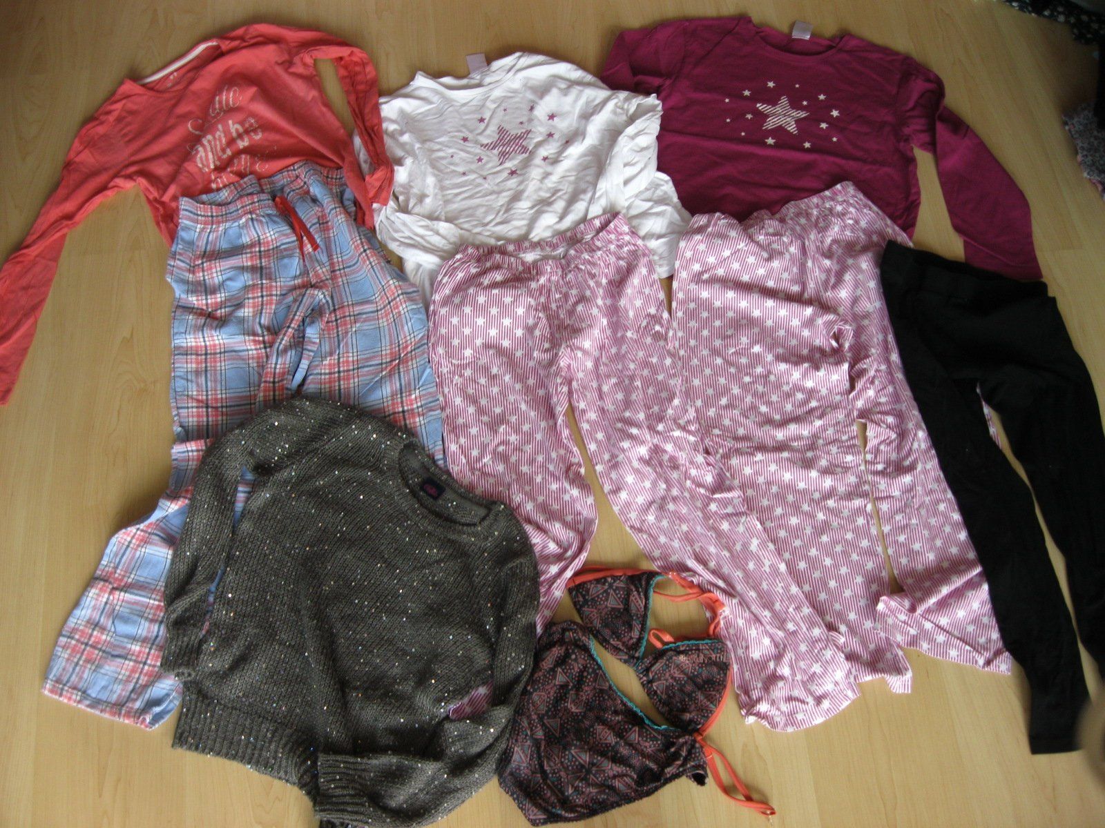 Kleiderpakete & -sets: Mädchen-Kleiderpaket Gr. 140/146 – Gebraucht aus Vitznau von Kateborg