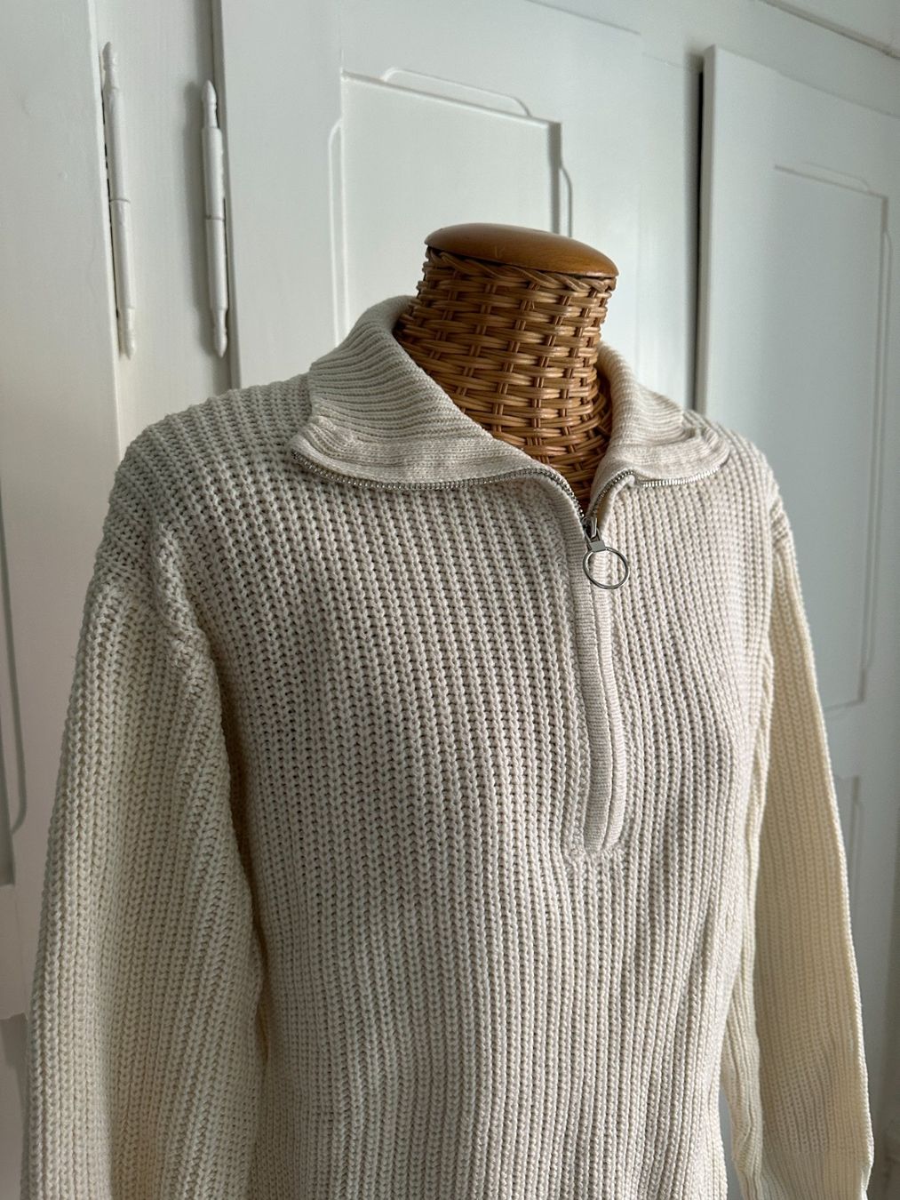 Shein Pulls & Sweat-shirts: Strickpullover offweiss 34 – D'occasion à Zürich par Diazaio 1