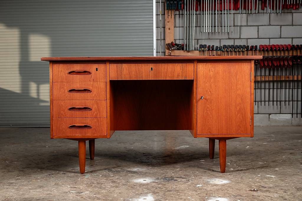 Schreibtische: Schreibtisch Mid -Century – Gebraucht aus Beringen von 8222Beringen