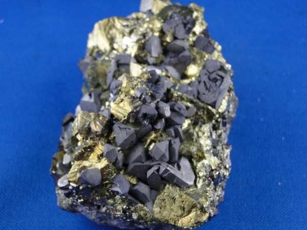 Minerali & Pietre curative: Chalkopyrit mit Galena – Usato da Schinznach Bad venduto da Demerald 4
