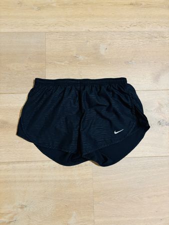 Nike Laufshorts Dri-Fit schwarz Grösse S - Neuwertig 