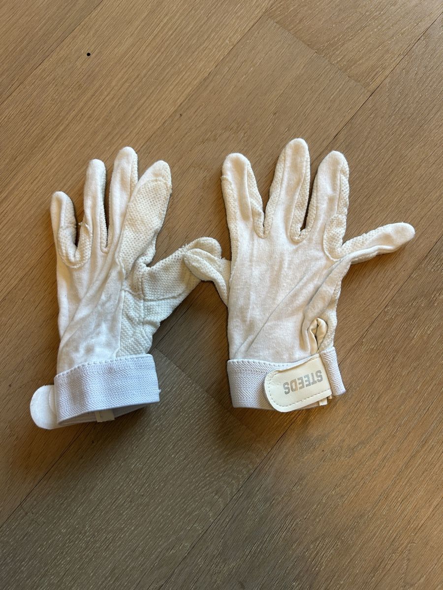 Guanti & manicotti: Weisse Reithandschuhe von Steeds - Gr. M – Usato da Muri AG venduto da lea_eschmann