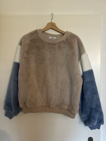 Bershka Pullover Plüsch mehrfarbig