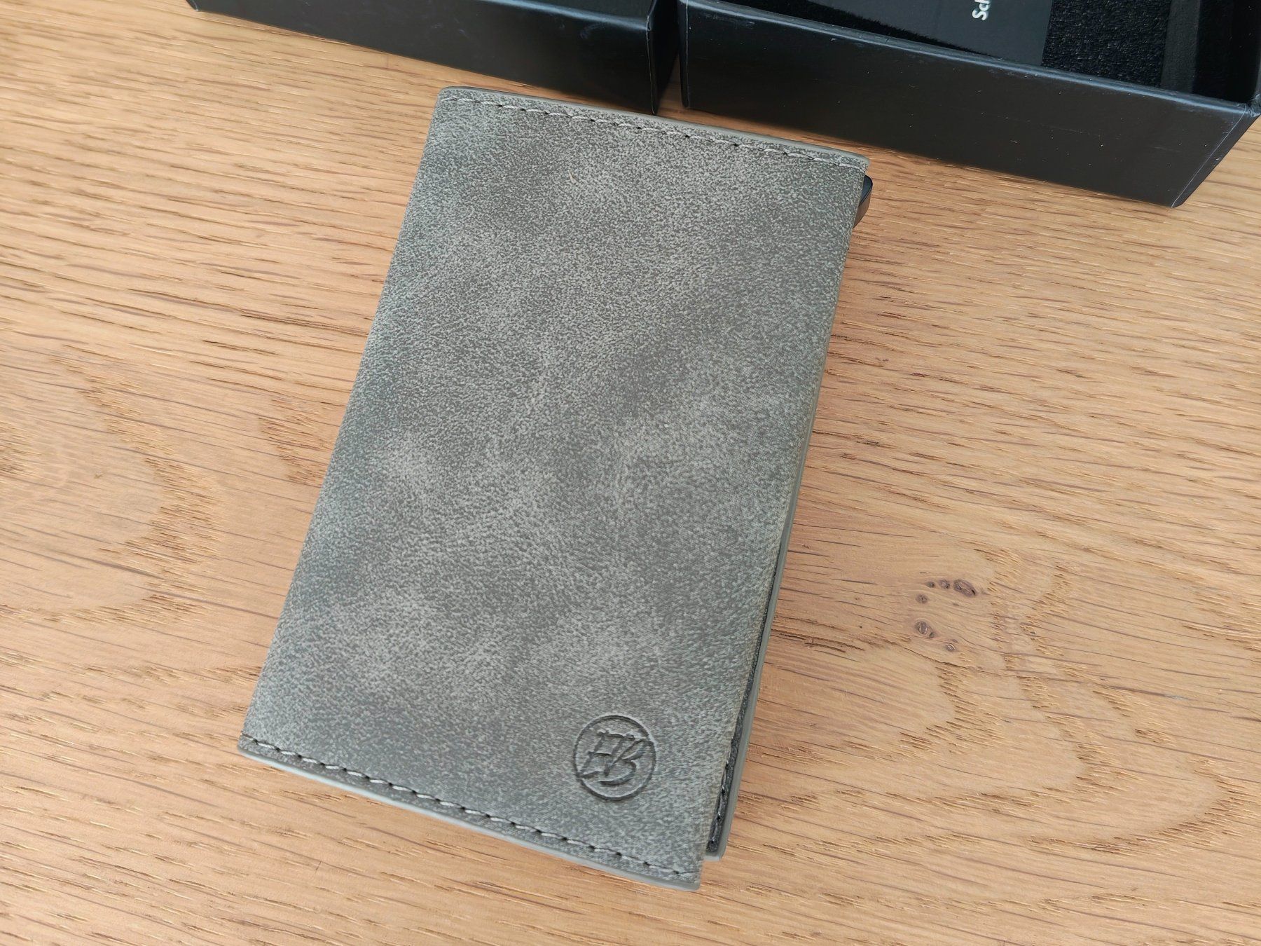 Brieftaschen: Essential Bag Smart Wallet 3.0 - Platin-Grau – Neu und originalverpackt aus Oftringen von RetroMister 1
