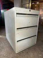 Büro Akten Schrank klein auf Rollen