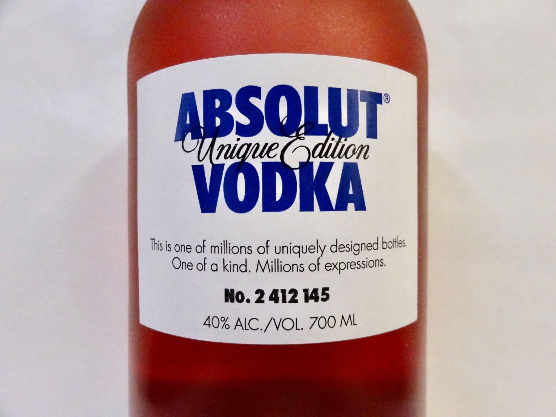 Absolut Vodka Bevande alcoliche: 1 x ABSOLUT VODKA ABSOLUT UNIQUE Edition 2012 – Nuovo e nell'imballaggio originale da Kerzers venduto da zimmergruen 1