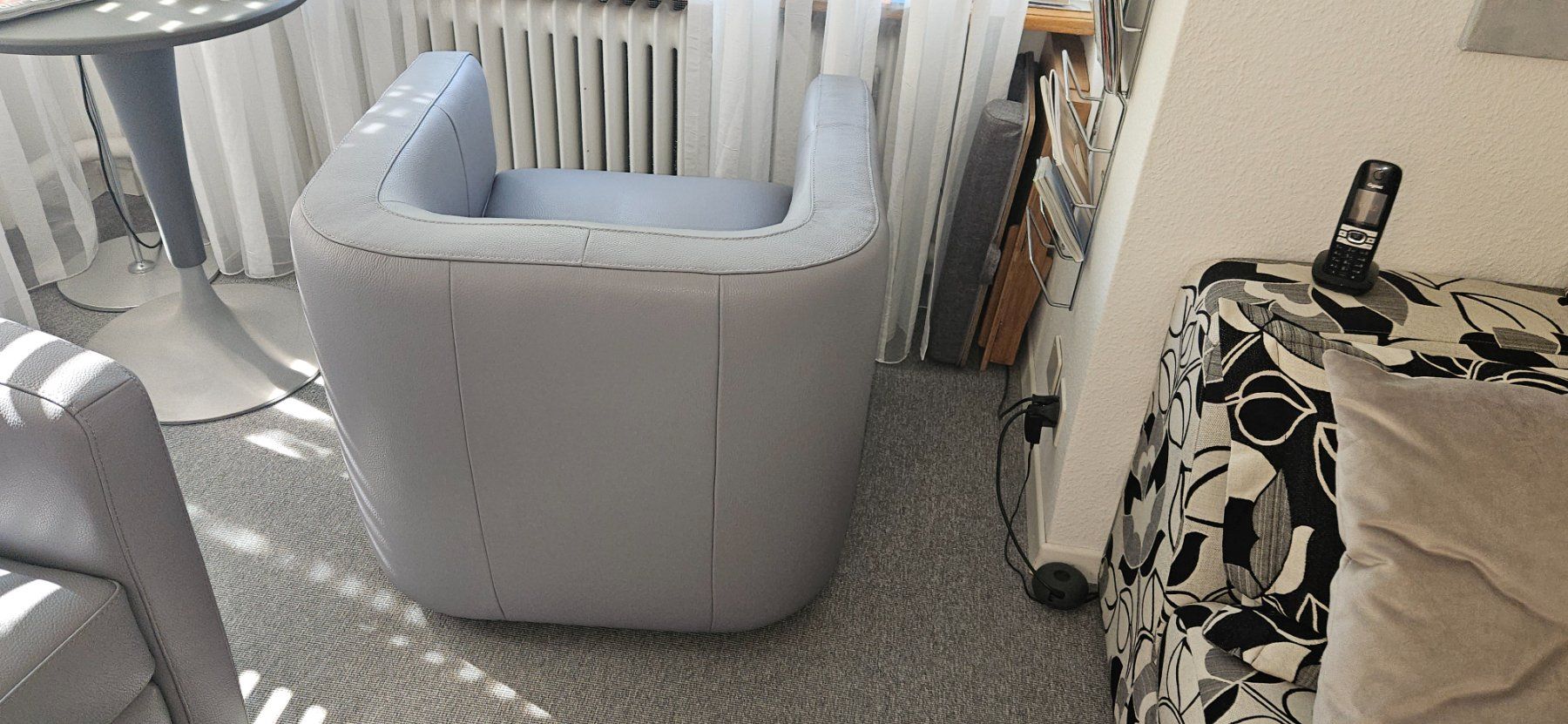 Poltrone: 2 Fauteuils PoltroneSofa, Leder, hellgrau, NEU & UNGEBRAUCHT – Nuovo e nell'imballaggio originale da Liebefeld venduto da bro-61 3