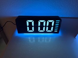 Digitaler Wecker mit LED Anzeige, neuwertig & Top!
