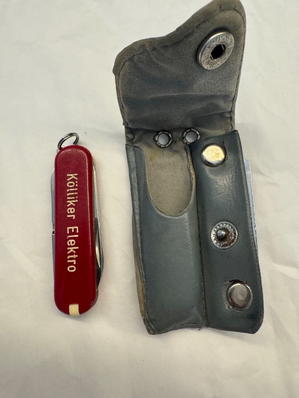 Victorinox Taschenmesser: Victorinox Classic mit Lederetui – Gebraucht aus Kestenholz von Sackmesser67 3