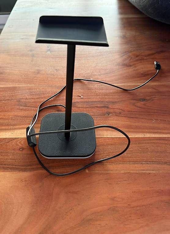 Altro in Decorazioni & Accessori: Headsethalter mit LED-Beleuchtung und USB – Usato da Zollikofen venduto da hri_r8pr 1