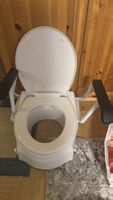 Toilettensitzerhöhung mit Armlehnen gebraucht