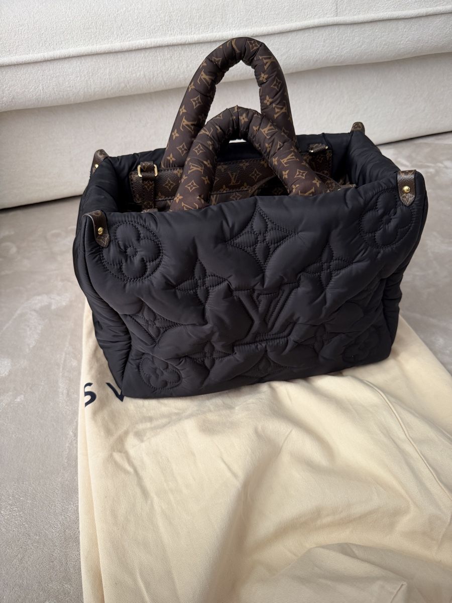 Louis Vuitton Borse: Louis Vuitton OnTheGo MM Pillow Monogram Nylon Black – Usato da Gockhausen venduto da Lauvja