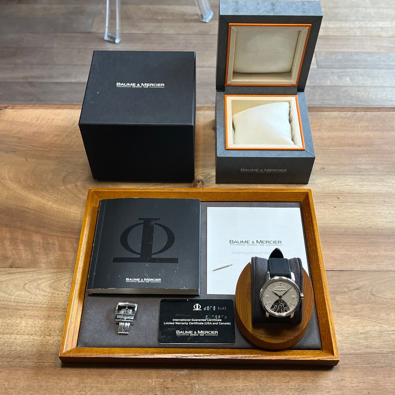 Baume & Mercier Montres: FLASH SALE Baume & Mercier Classima Executives Full Set MOA0 – D'occasion à Carouge GE par Watchaser 9