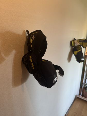 Bauer Eishockey Schulterschutz INT Grösse L - Top Zustand!