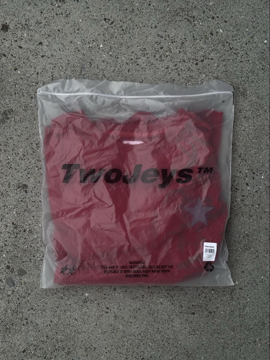 T-shirt: TwoJeys // LA-BCN Longsleeve Tee Red – Nuovo e nell'imballaggio originale da Horgen venduto da LION5L 3