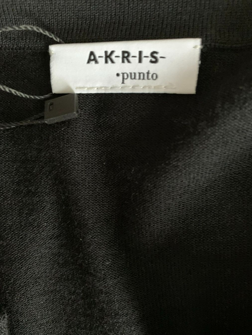Akris Maglioni & Felpe: AKRIS: Edler schwarzer Woll-Pullover, NP 530.00 – Nuovo (secondo la descrizione) da Luzern venduto da designluzern 5