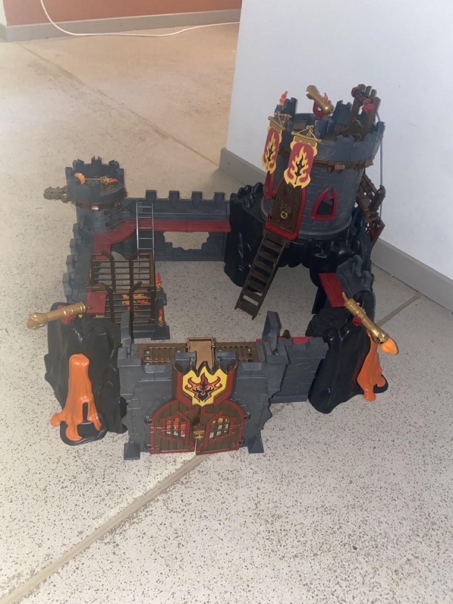 Playmobil Spielzeuge: Playmobil Ritterburg – Gebraucht aus Zürich von honey-k