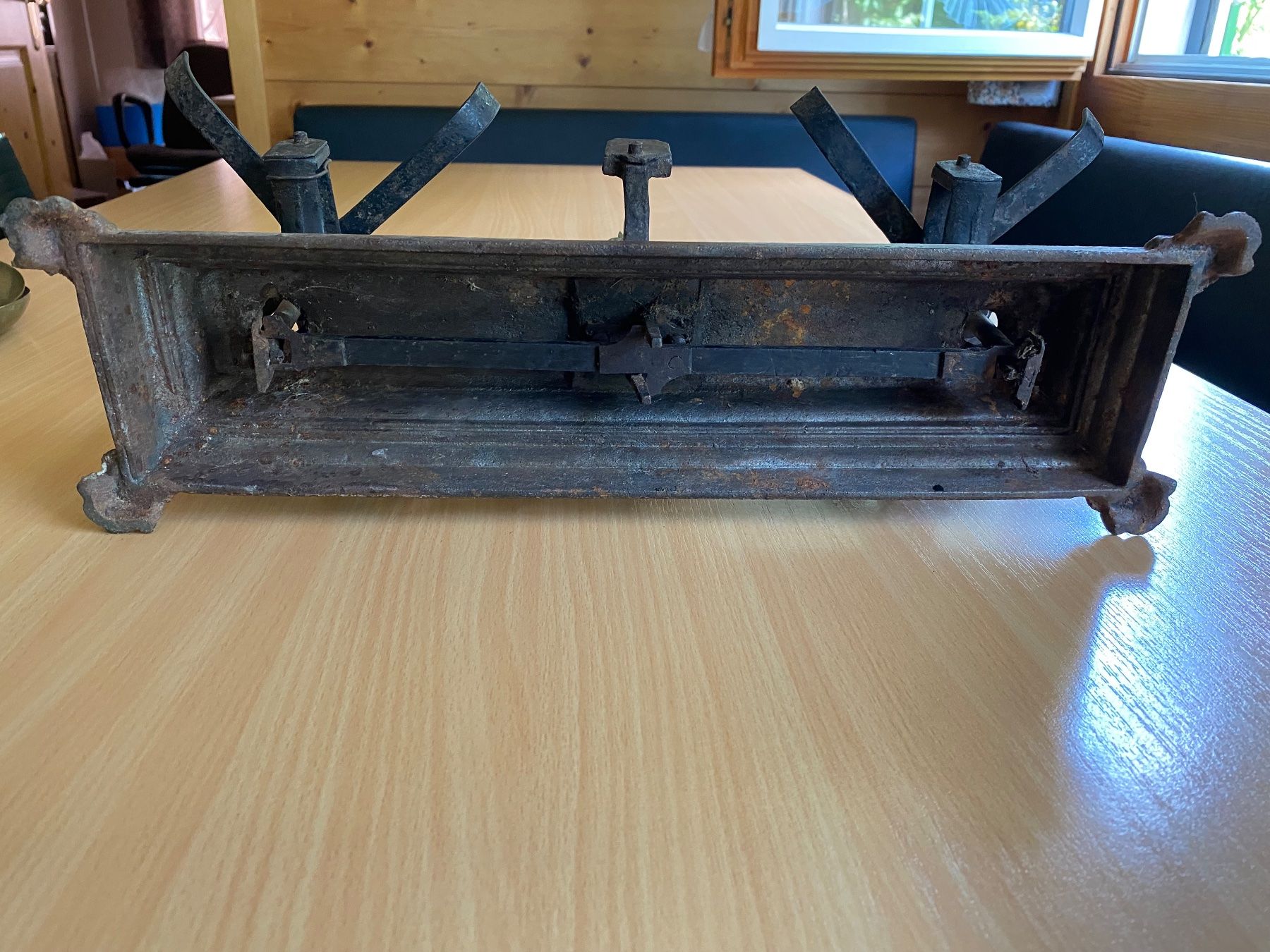 Balances et poids: Antike Waage mit verschieden Gewichtssteinen FORGE 5KILO – D'occasion à Stein AR par claire009 5