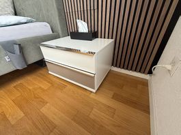 2x Hochwertige Nachttische weiss/beige