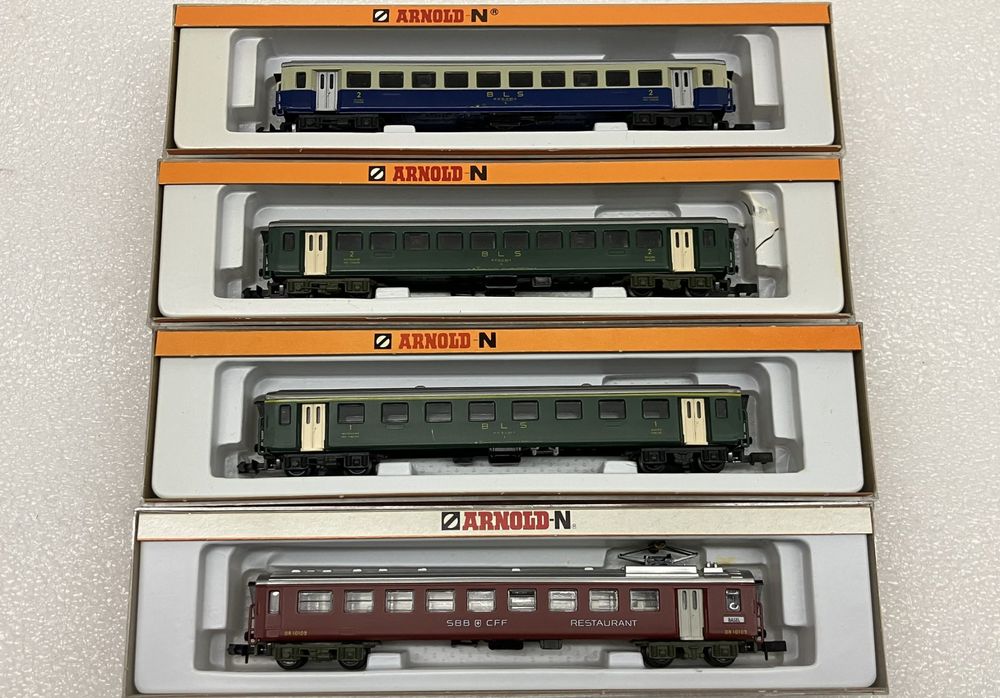 Arnold Modelleisenbahnen: Arnold N 3721/22: Personenwagenset BLS mit Speisewagen SBB – Gebraucht aus Thun von retoolinoo