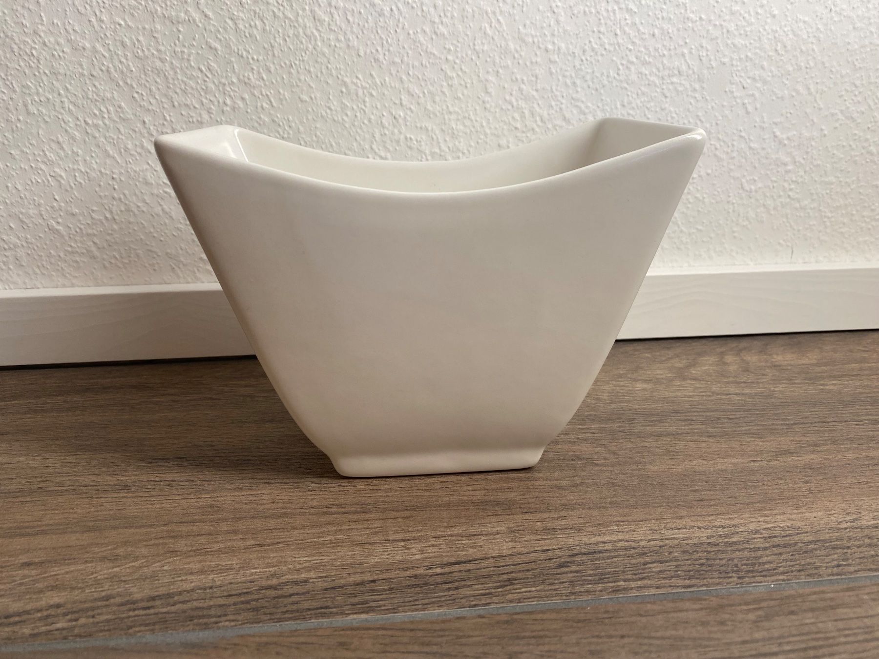 Vasi per fiori: Blumentopf in Schalenform weiss – Usato da Pratteln venduto da a23_j2gs 1