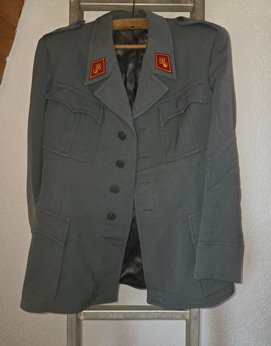 Schweizer Armee Uniformen: CH Armee Waffenrock / Jacke Ordonnanz 49 ? – Gebraucht aus Obermumpf von oiskypoisky