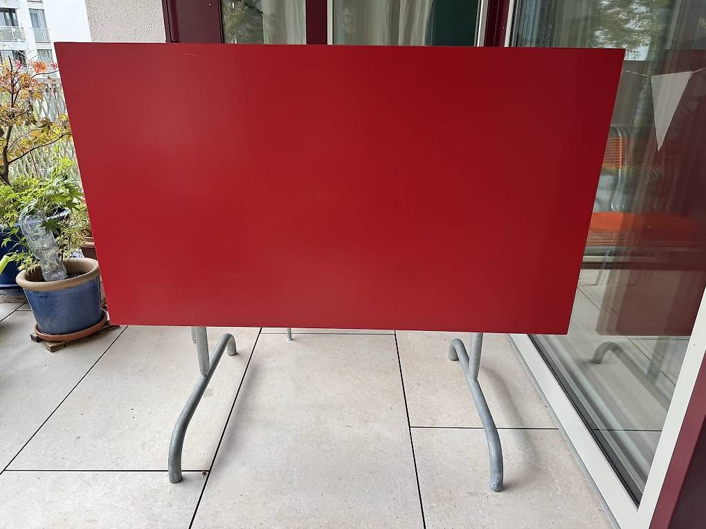 Tavoli: Schaffner Säntis Gartentisch 140x80 rot – Usato da Zürich venduto da rene.mueller84