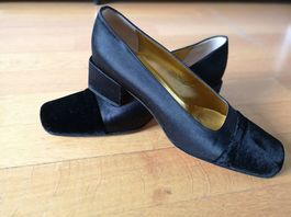 Schwarze Samt /Satin Pumps