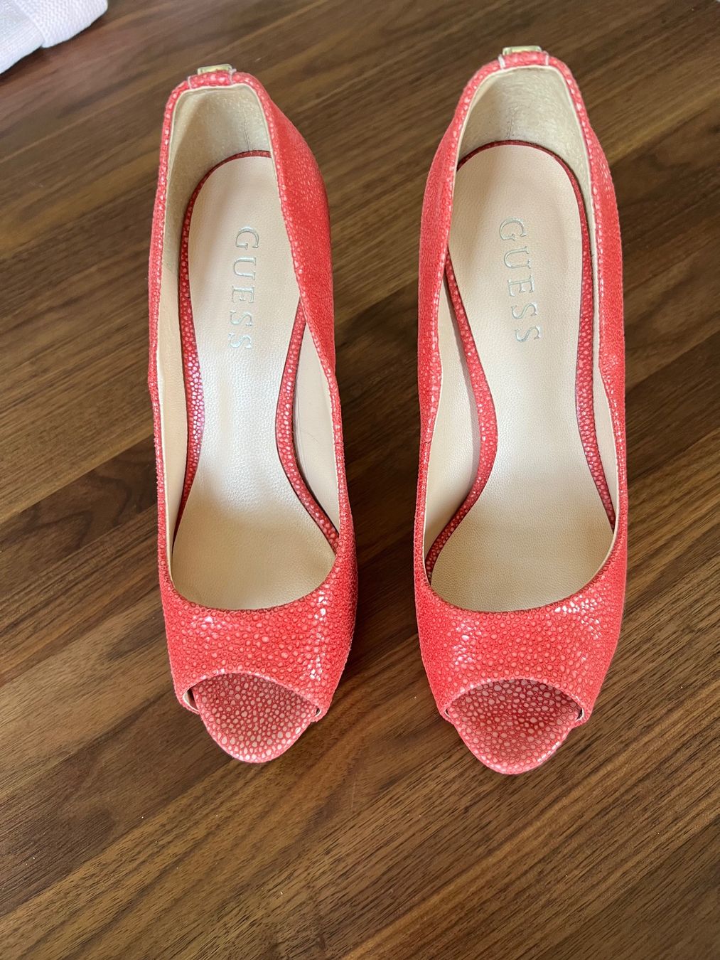 Guess Scarpe da donna: Guess Plateau Pumps – Usato da Lufingen venduto da des_9gd8 1