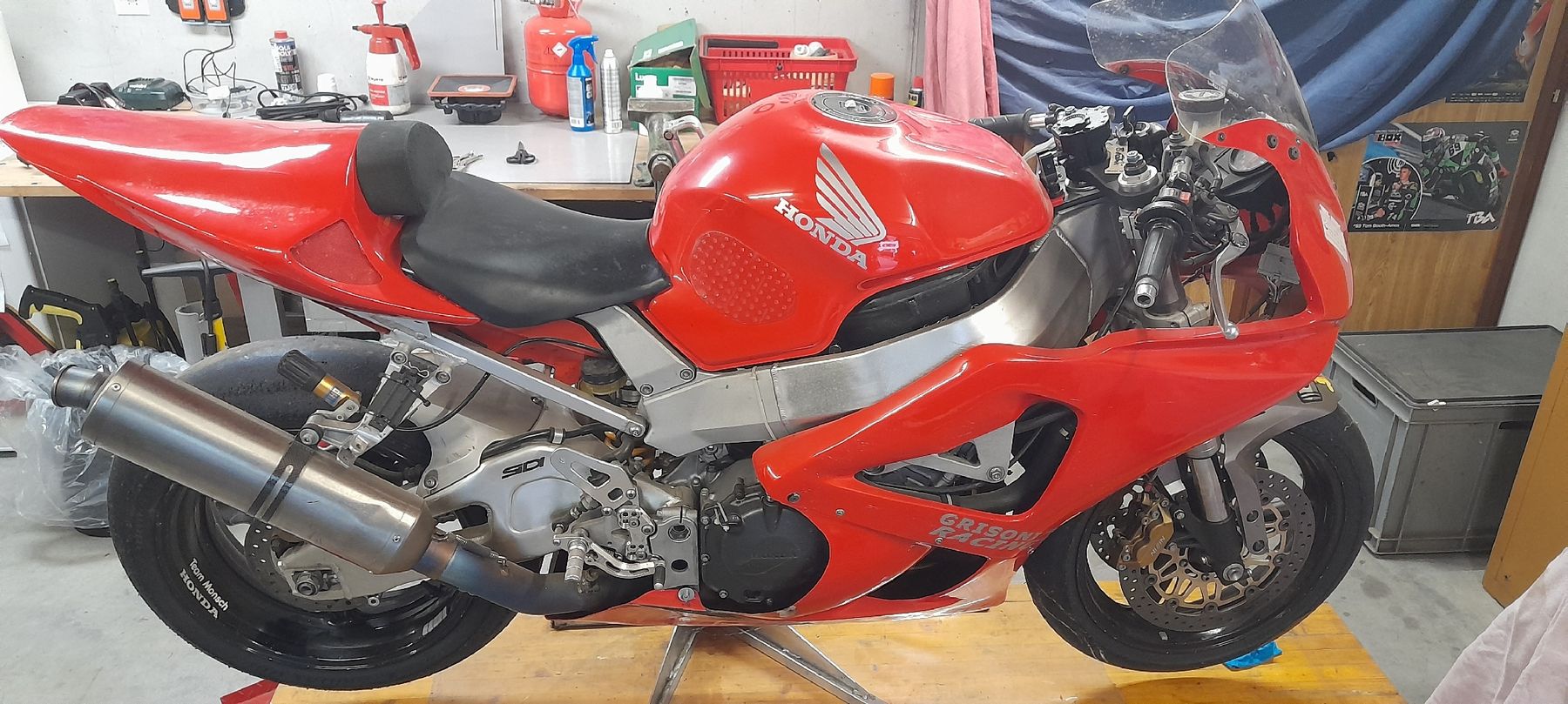 Honda Autres: Honda CBR 900 – D'occasion à Jenaz par Andida 1