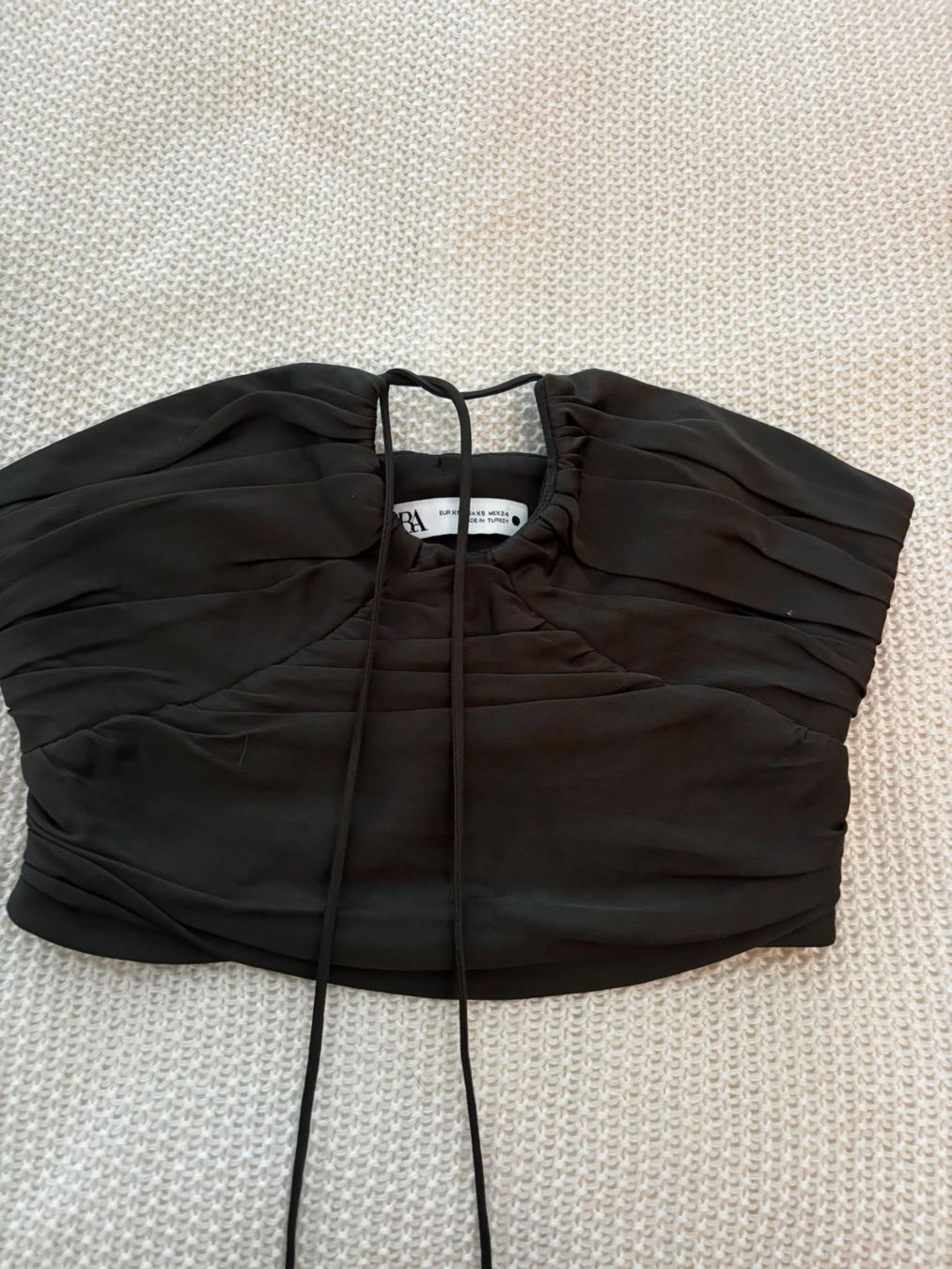 Zara Top: Party Top. Woman. – Usato da Eglisau venduto da Marc_J.