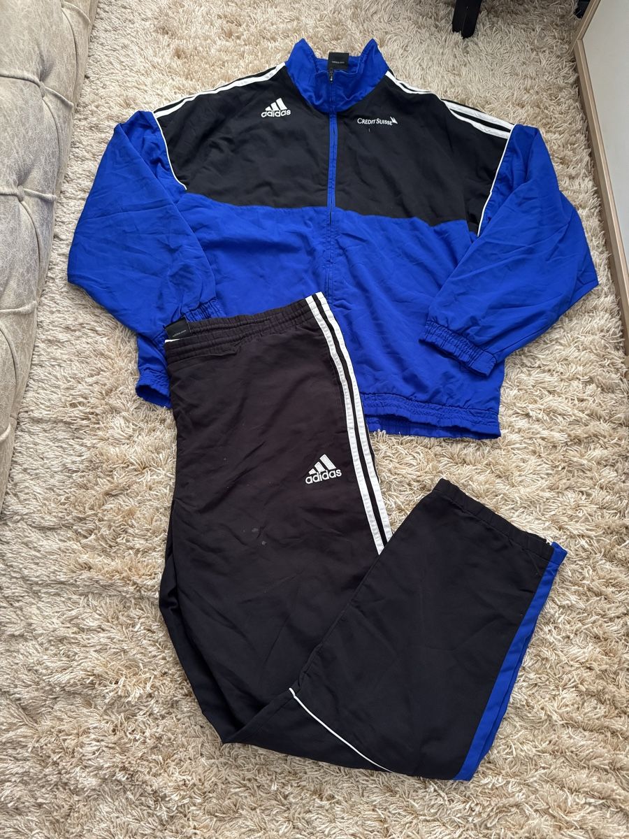 Adidas Lotti di vestiti: Vintage Adidas Credit Suisse Trainer Set – Usato da Kerns venduto da SMITE