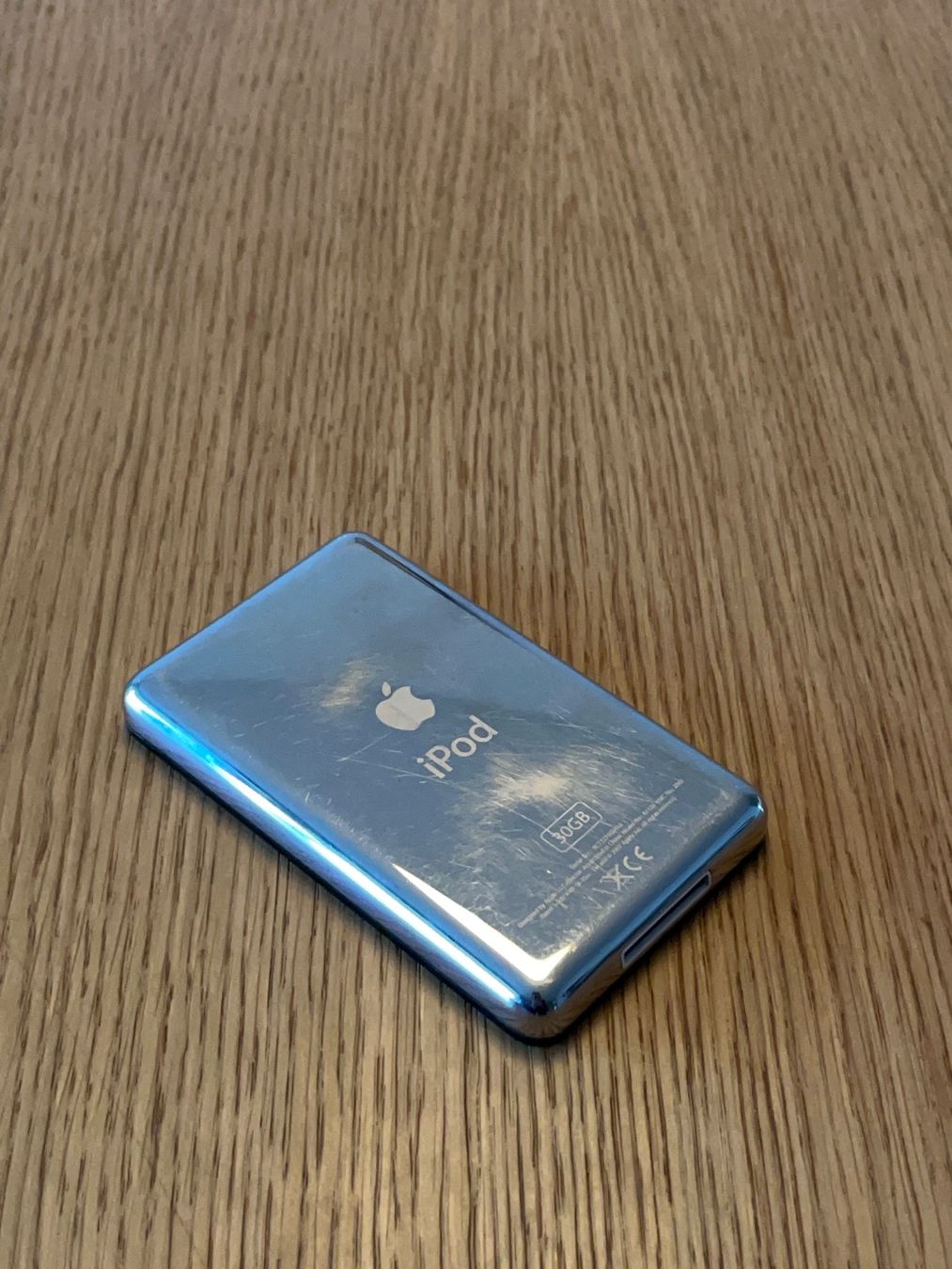 Apple Lettore multimediale portatile: iPod Classic 5. Generation Schwarz 30 GB – Usato da Zürich venduto da alaskad 2