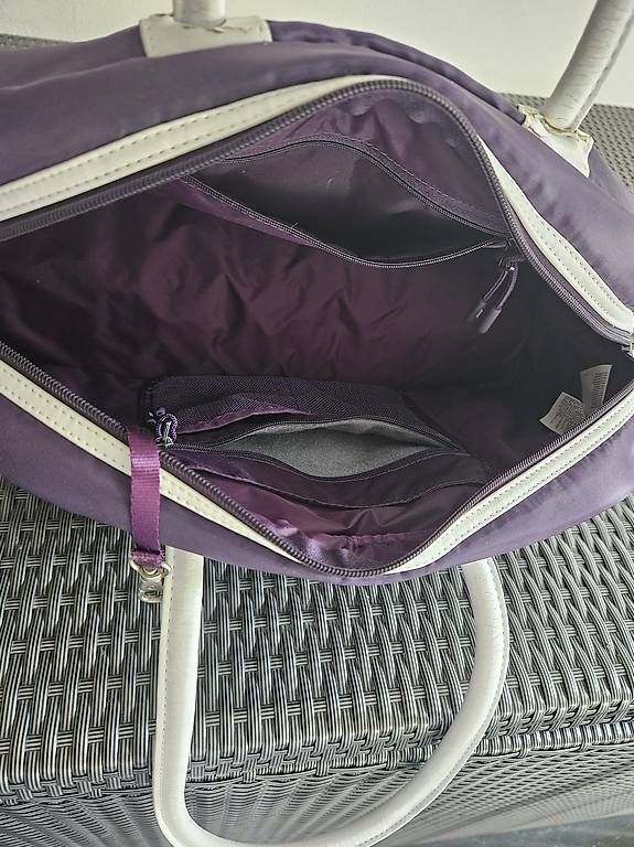 Taschen: Nike Sporttasche  unbenutzt, Lagerware – Gebraucht aus Zürich von Elena231 3