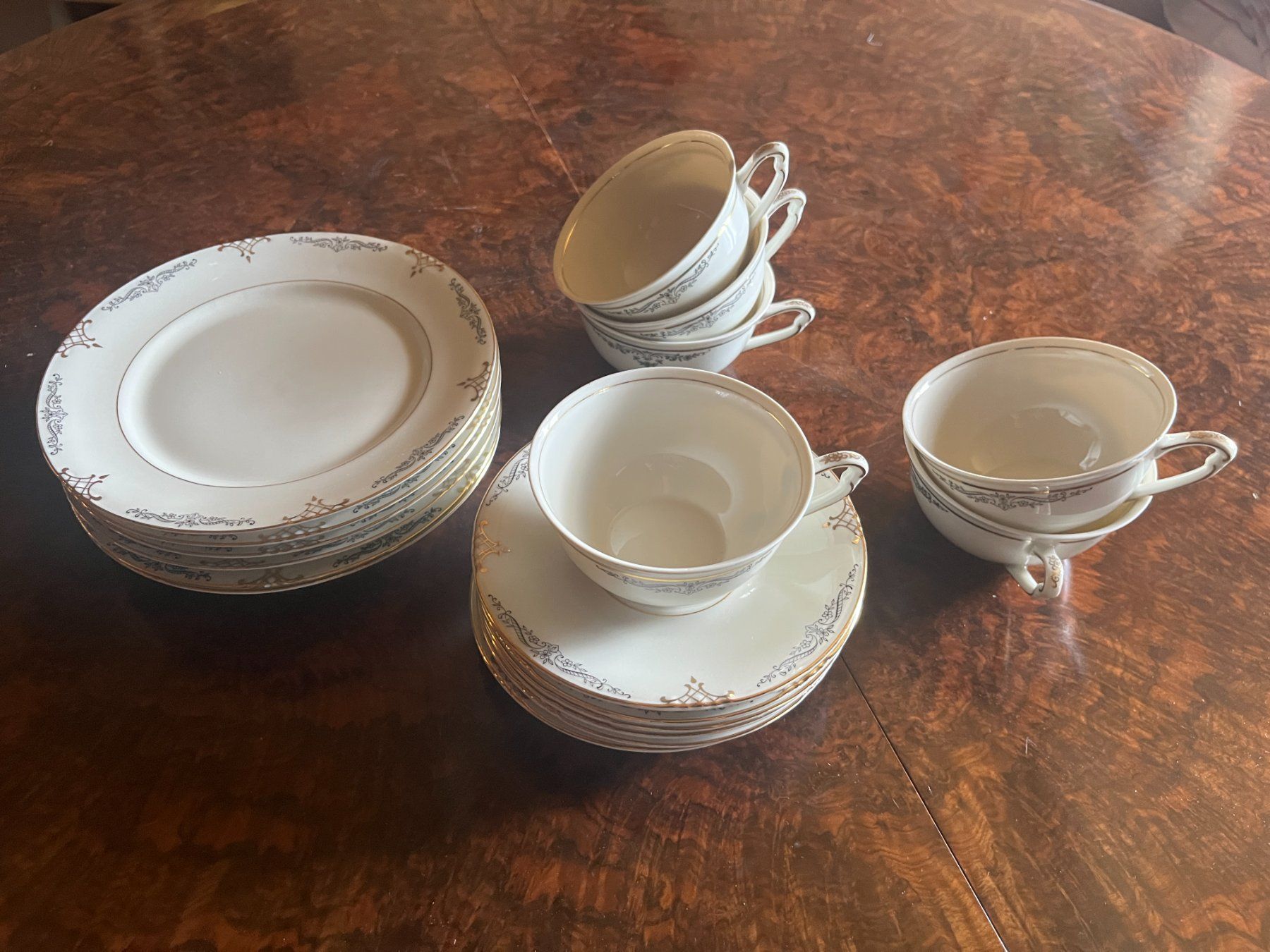 Services de table: Kaffeeset mit Teller – D'occasion à Affoltern BE par Buco