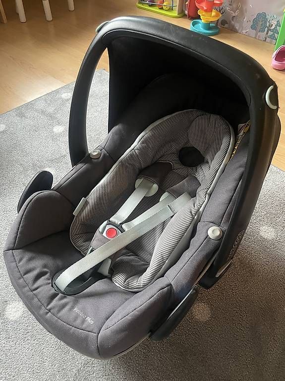 Seggiolini per auto: Maxi-Cosi Pebble Plus i-Size Babyschale – Usato da Zignau venduto da Murli_24