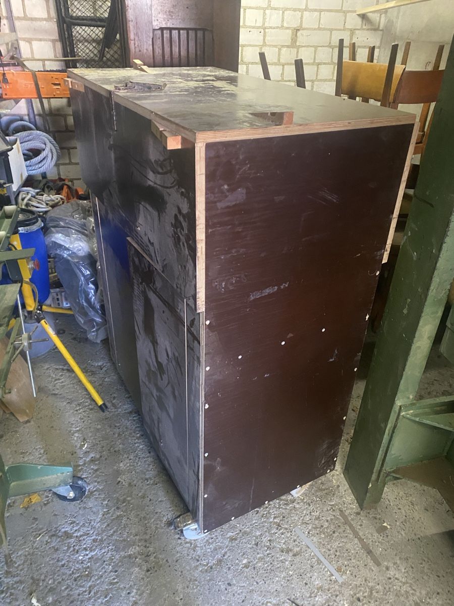 Toutes les machines: Furnier Nähmaschine – Défectueux à Basel par MoebelSackmann 6