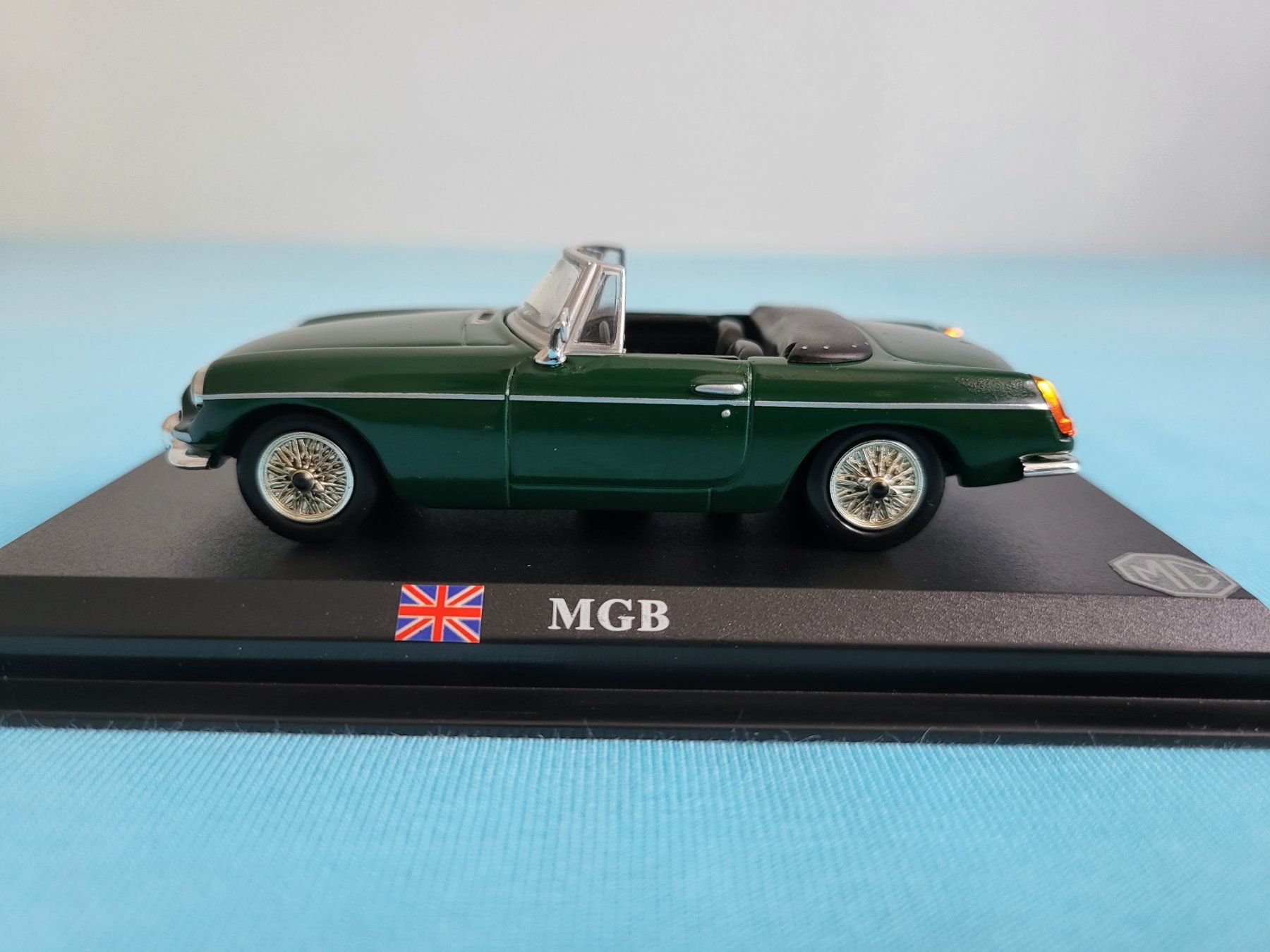 MG Modellautos: MG B, British Racing Green – Neu (gemäss Beschreibung) aus Glattbrugg von PhilKrill 1