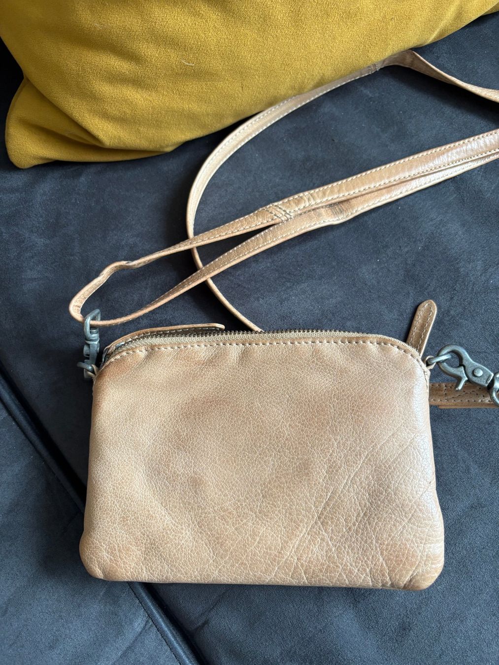 Borse da donna: DEPECHE Umhängetasche Leder – Usato da Merishausen venduto da yourdream 4