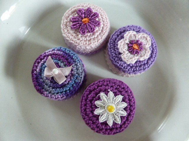Toutes les décorations: 4 Deko Mini Törtchen Handarbeit – Neuf (Voir description) à Hitzkirch par kleinerbaer01