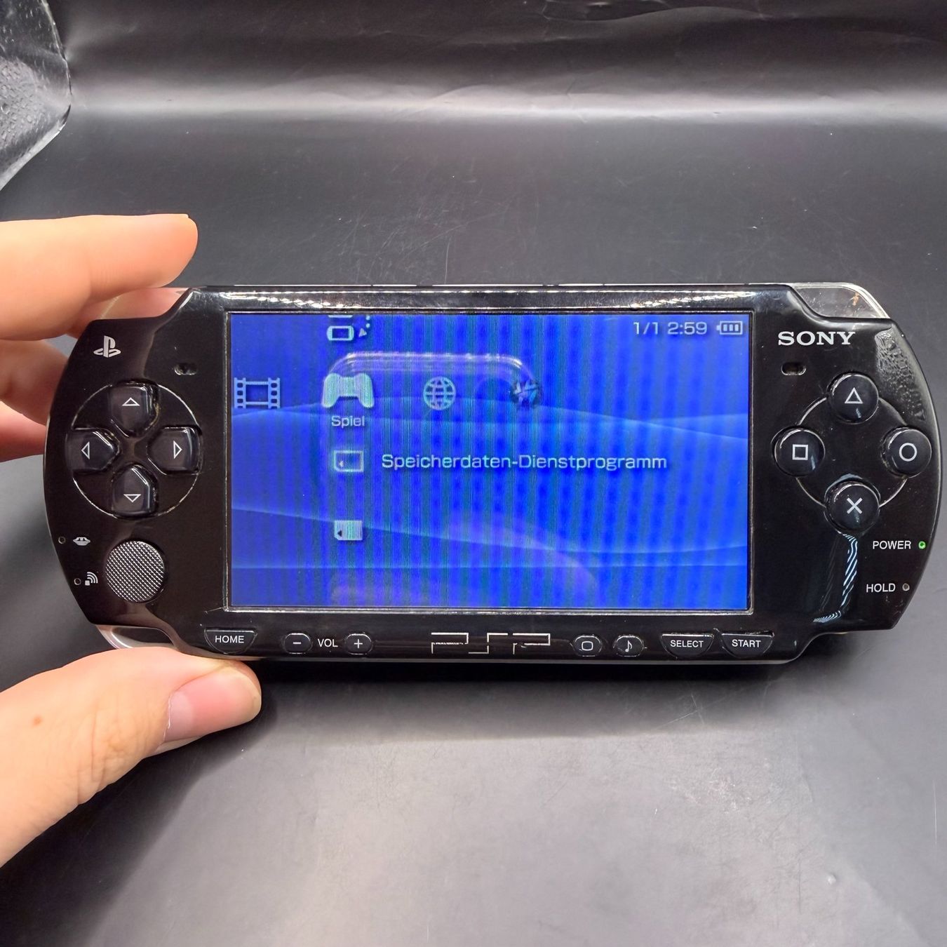 Sony Console: Sony PSP Schwarz – Usato da Düdingen venduto da Nerdworld 1