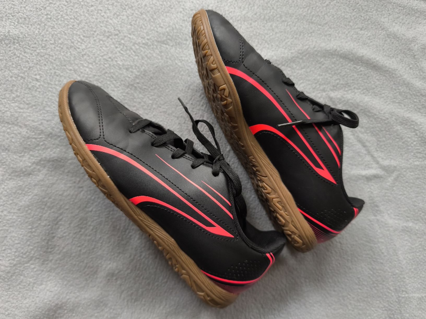 Puma Scarpe per ragazzi: Puma Kinder Hallenturnschuhe Gr. 35.5 – Usato da Bad Zurzach venduto da WinnerChickenDinner 3
