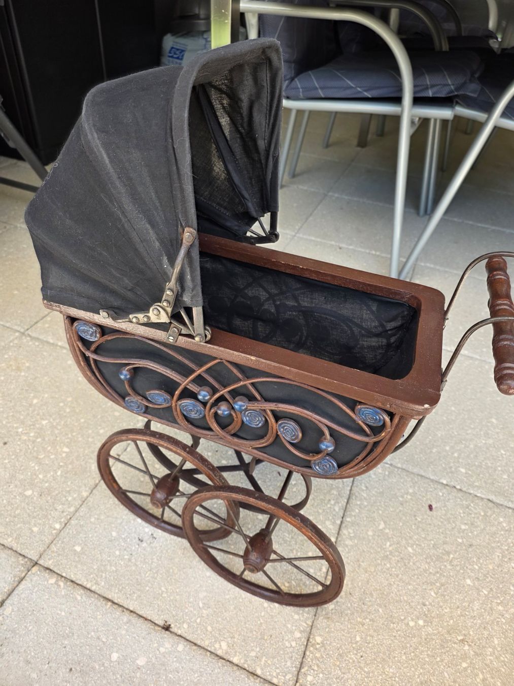 Voitures de poupées: Antiker Puppenwagen – D'occasion à Wangen b. Olten par tarablae10a 2