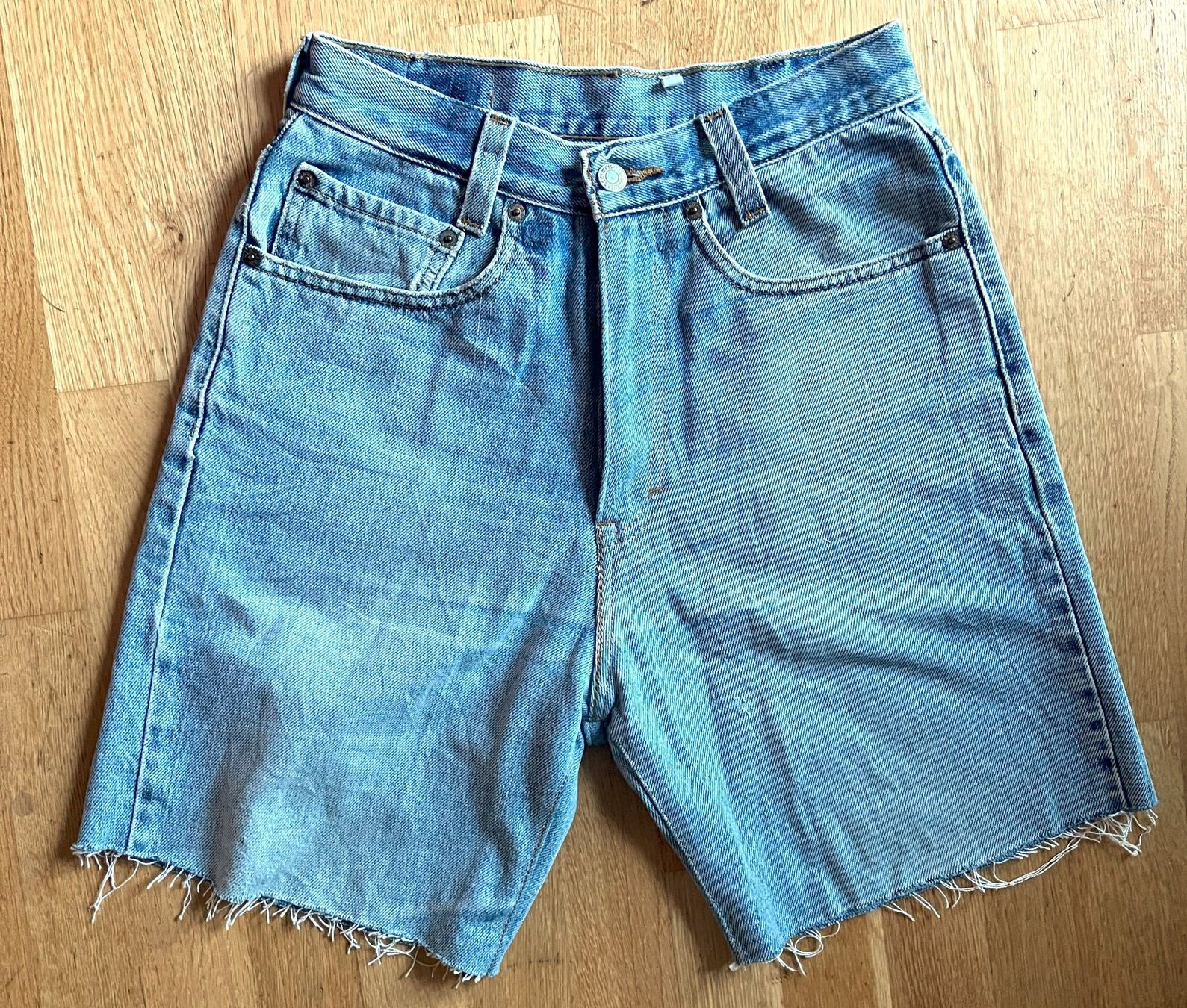 Levi's Jeans: Levi's Shorts W27 Vintage – Gebraucht aus Wabern von Leksan2 1